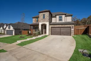 7045 Pecan Gln Pl, Fort Worth, TX 76120 - Photo 2
