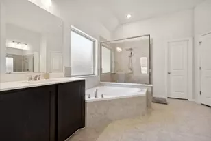 7045 Pecan Gln Pl, Fort Worth, TX 76120 - Photo 18