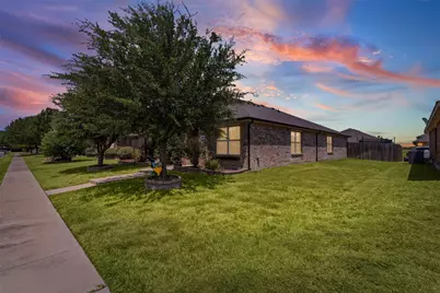 1612 Ambercrest Drive, Lancaster, TX 75146 - Photo 10
