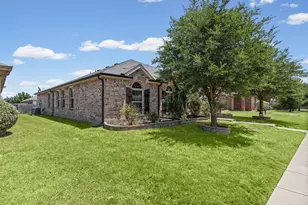 1612 Ambercrest Dr, Lancaster, TX 75146 - Photo 4