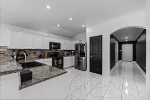 1612 Ambercrest Dr, Lancaster, TX 75146 - Photo 6