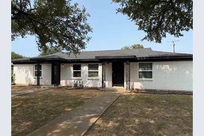 2500 Normont Circle, Fort Worth, TX 76103 - Photo 1