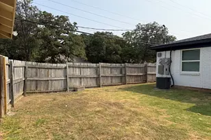 2500 Normont Cir, Fort Worth, TX 76103 - Photo 18