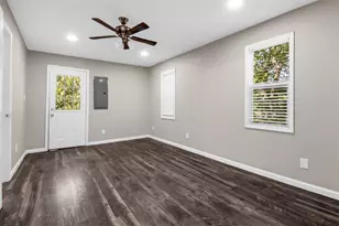 220 W Murray St, Denison, TX 75020 - Photo 8