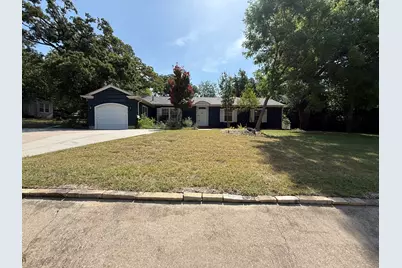 2010 N Locust Street, Denton, TX 76209 - Photo 2