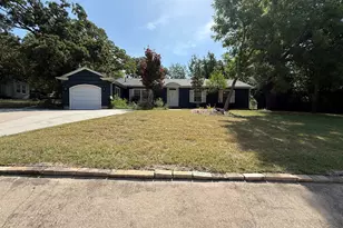 2010 N Locust St, Denton, TX 76209 - Photo 2