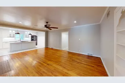 2010 N Locust Street, Denton, TX 76209 - Photo 8