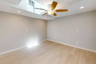2010 N Locust St, Denton, TX 76209 - Photo 10
