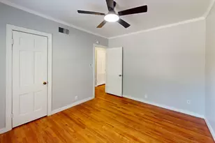 2010 N Locust St, Denton, TX 76209 - Photo 14
