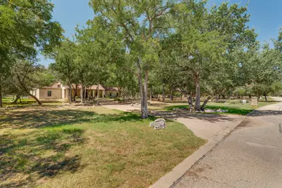 735 Winding Trail, Crawford, TX 76638 - Photo 4