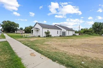 1905 El Paso Street, Grand Prairie, TX 75051 - Photo 4