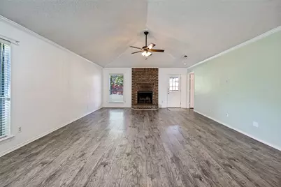 9008 Topperwind Court, Fort Worth, TX 76134 - Photo 4