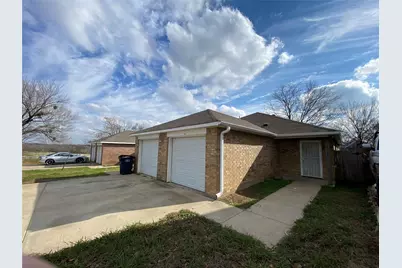 1816 Bessie Street, Fort Worth, TX 76104 - Photo 2