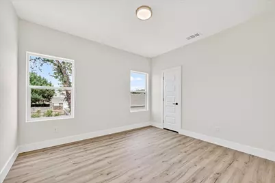 2505 Pennsylvania Avenue, Dallas, TX 75215 - Photo 18