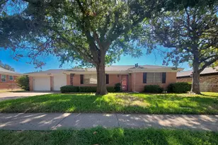 1124 Harrison Ln, Hurst, TX 76053 - Photo 2