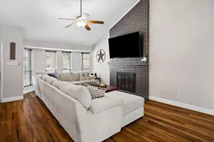 109 Clove Ln, Euless, TX 76039 - Photo 6