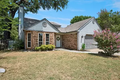 109 Clove Lane, Euless, TX 76039 - Photo 2