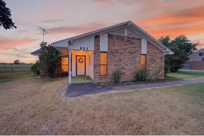 720 S Houston Street, Edgewood, TX 75117 - Photo 1