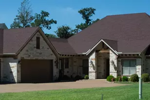 560 Clubhouse Dr, Corsicana, TX 75109 - Photo 1