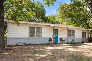 1704 Joyce St, Arlington, TX 76010 - Photo 2