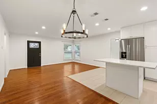 8732 Glencrest Ln, Dallas, TX 75209 - Photo 12