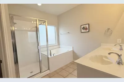 7901 Roswell Court, Arlington, TX 76002 - Photo 12