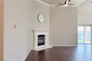 7901 Roswell Ct, Arlington, TX 76002 - Photo 4