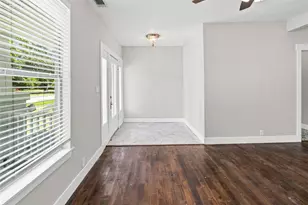 419 W 5th St, Bonham, TX 75418 - Photo 8