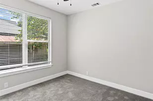 419 W 5th St, Bonham, TX 75418 - Photo 22