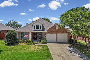 1759 Hidden Brook Dr, Grand Prairie, TX 75050 - Photo 2