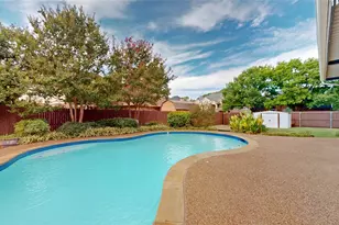 817 Crystal Ln, Hurst, TX 76054 - Photo 32