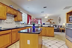817 Crystal Ln, Hurst, TX 76054 - Photo 6