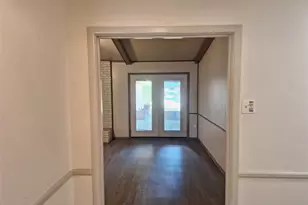 906 Sharpshire St, Grand Prairie, TX 75050 - Photo 2