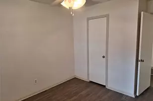 906 Sharpshire St, Grand Prairie, TX 75050 - Photo 20