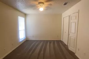 627 Overlook Ct, Arlington, TX 76012 - Photo 12