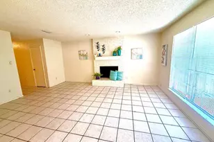 627 Overlook Ct, Arlington, TX 76012 - Photo 2