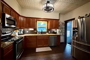 301 Forrest Ave, Cleburne, TX 76033 - Photo 8