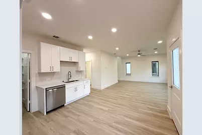 128 Pinkie Holmes Drive, Grand Prairie, TX 75050 - Photo 8