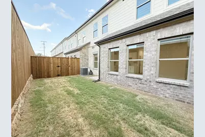 128 Pinkie Holmes Drive, Grand Prairie, TX 75050 - Photo 14