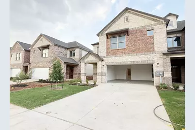 128 Pinkie Holmes Drive, Grand Prairie, TX 75050 - Photo 2
