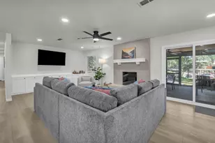 311 Casas Del Sur St, Granbury, TX 76049 - Photo 8