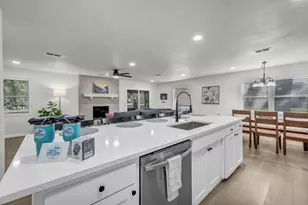 311 Casas Del Sur St, Granbury, TX 76049 - Photo 6
