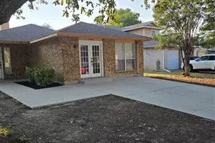 3182 Cross Creek Cir, Grand Prairie, TX 75052 - Photo 2