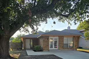 3182 Cross Creek Cir, Grand Prairie, TX 75052 - Photo 1