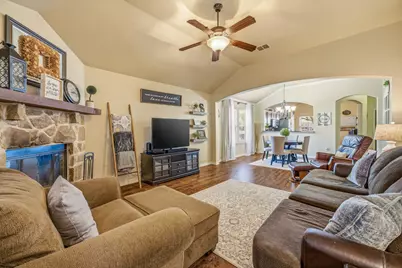 200 Jacinth Lane, Granbury, TX 76049 - Photo 14