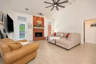 2214 New Mill Lane, Arlington, TX 76012 - Photo 10
