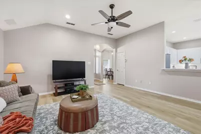 4004 Marigold Drive, Haltom City, TX 76137 - Photo 10