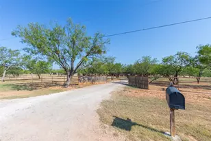 7702 Spinks Rd, Abilene, TX 79603 - Photo 2