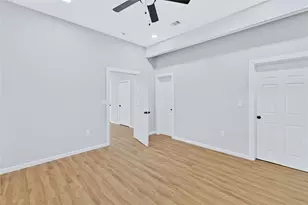 323 W Cherry St, Sherman, TX 75090 - Photo 10