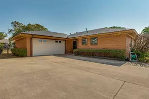 303 Merribrook Trail, Duncanville, TX 75116 - Photo 2